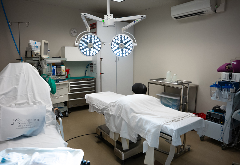 Dr. Jason Cooper accredited surgical center in Jupiter, Florida